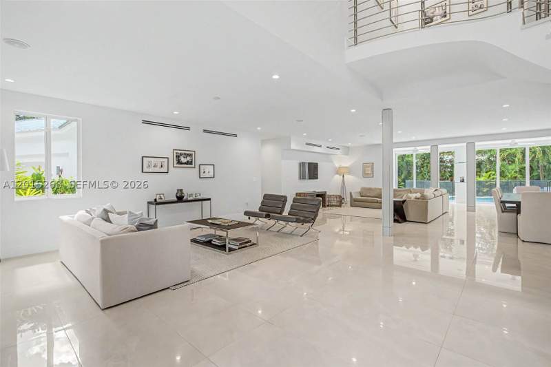 5 bedroom SingleFamilyResidence at 5790 SW 96th St, Felix Park Home Acres, Pinecrest — photo 5