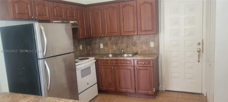 3 bedroom SingleFamilyResidence at 71 NW 18th Ave, Orange Park, Miami — photo 3