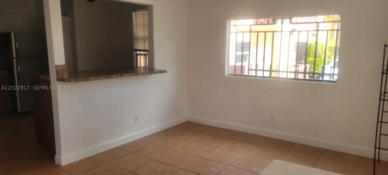 3 bedroom SingleFamilyResidence at 71 NW 18th Ave, Orange Park, Miami — photo 4