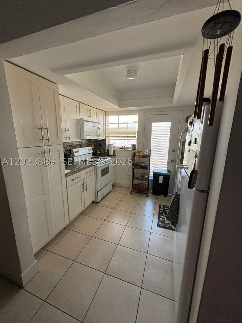 2 bedroom Condominium at 11840 NE 19th Dr 14, Sutton House Condo, North Miami — photo 4