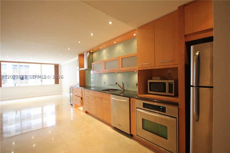 1 bedroom Townhouse at 5401 Collins Ave 339, The Carriage House, Miami Beach — photo 1