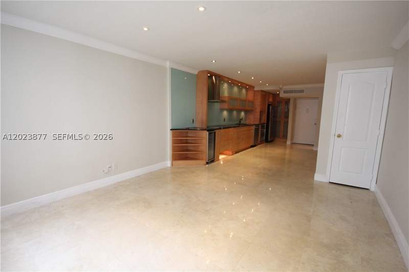 1 bedroom Townhouse at 5401 Collins Ave 339, The Carriage House, Miami Beach — photo 3