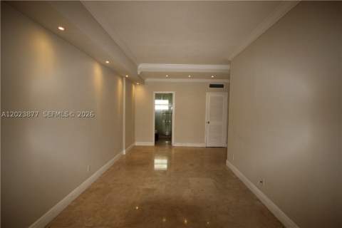 5401 Collins Ave 339, Miami Beach FL - photo 7 of 37