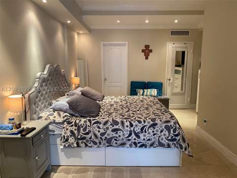 5401 Collins Ave 339, Miami Beach FL - photo 8 of 37