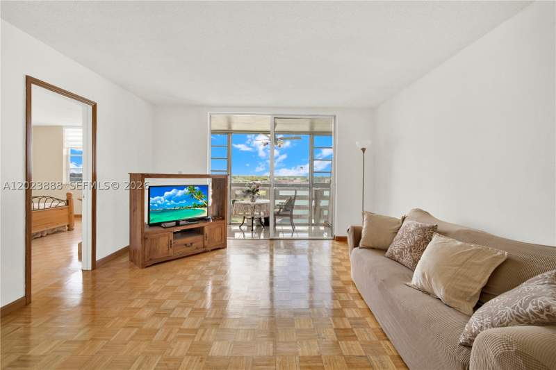2 bedroom Condominium at 1401 NE Miami Gardens Dr 889, Fifith Moorings Condo, Miami — photo 4