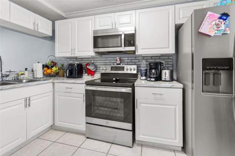 8454 NW 8th St 2, Miami FL - photo 10 of 22