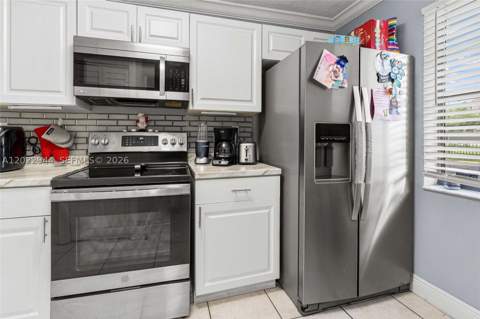 8454 NW 8th St 2, Miami FL - photo 11 of 22