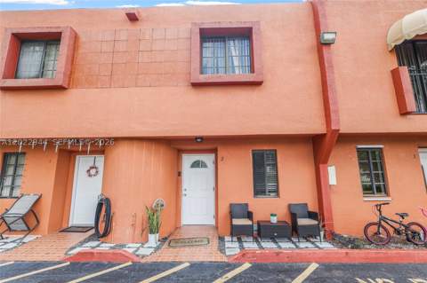 8454 NW 8th St 2, Miami FL - photo 9 of 22