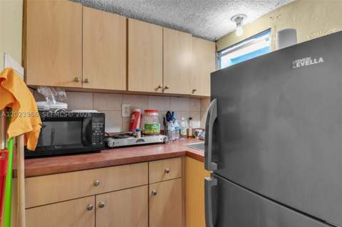 3770 W 8th Ln 27, Hialeah FL - photo 23 of 44