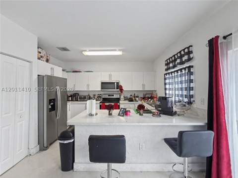 356 NW 12th Pl, Florida City FL - photo 9 of 39