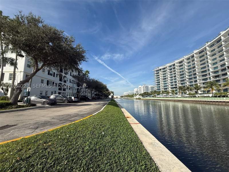 3 bedroom Condominium at 3215 NE 184th St 14109, Village By The Bay Condo, Aventura — photo 2