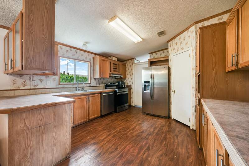 4 bedroom MobileHome at 220 NE 12th Avenue 44, Cocowalk Estates, Homestead — photo 5