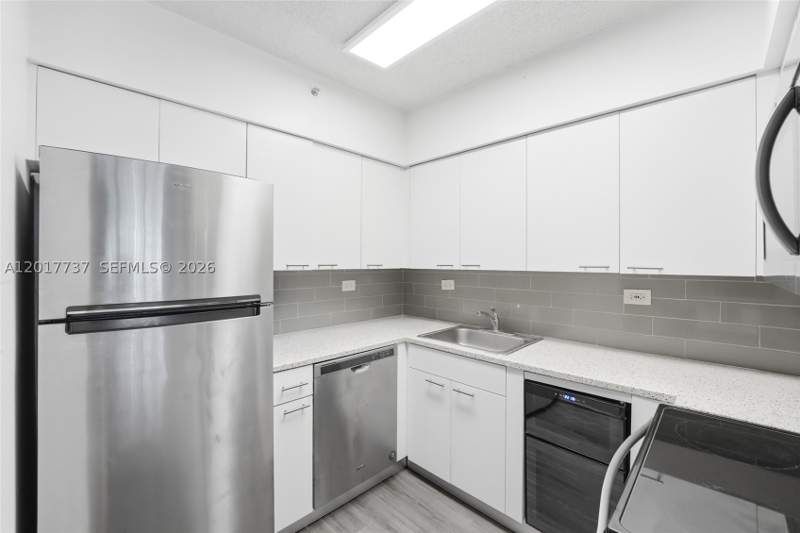 1 bedroom Condominium at 1500 Bay Rd 666S, Flamingo South Beach I Co, Miami Beach — photo 5