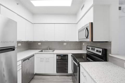 1500 Bay Rd 666S, Miami Beach FL - photo 6 of 32