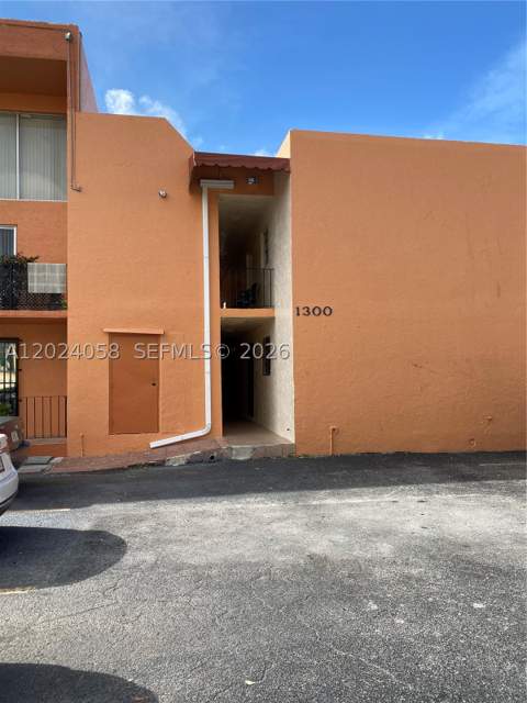 1300 W 47th Pl 118, Hialeah FL - photo 15 of 15