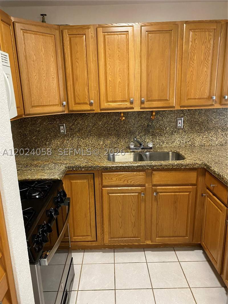 1 bedroom Condominium at 1300 W 47th Pl 118, Bella Villas Condo, Hialeah — photo 4