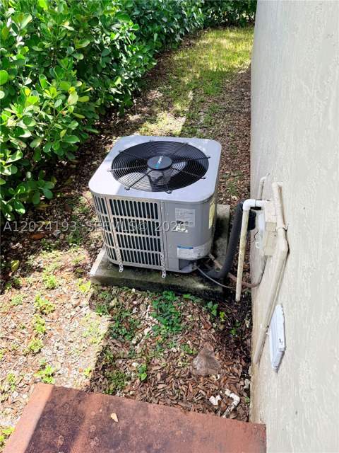 408 NW 12th St, Florida City FL - photo 15 of 20