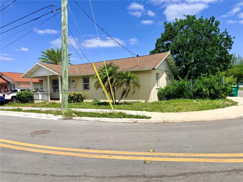 3 bedroom SingleFamilyResidence at 408 NW 12th St, Washington Park, Florida City — photo 2