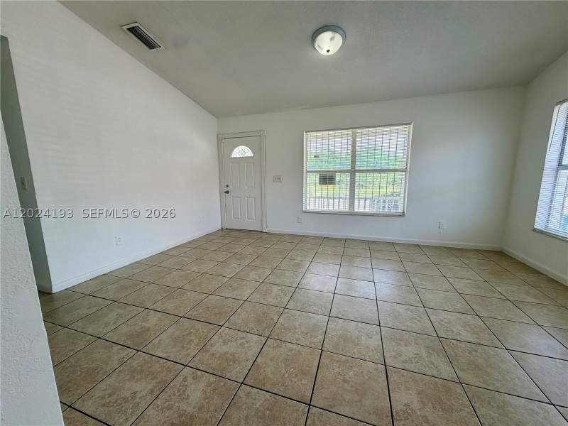3 bedroom SingleFamilyResidence at 408 NW 12th St, Washington Park, Florida City — photo 4