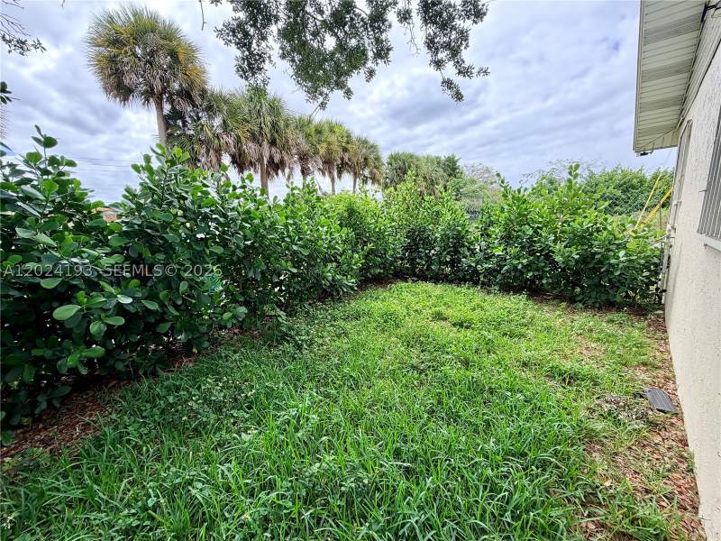 3 bedroom SingleFamilyResidence at 408 NW 12th St, Washington Park, Florida City — photo 5