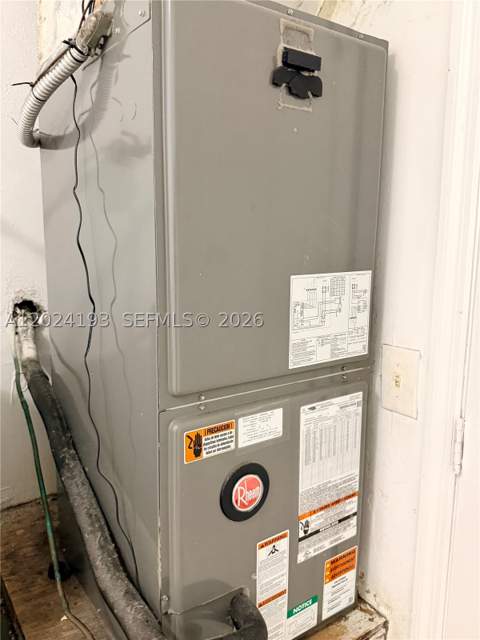 408 NW 12th St, Florida City FL - photo 6 of 20