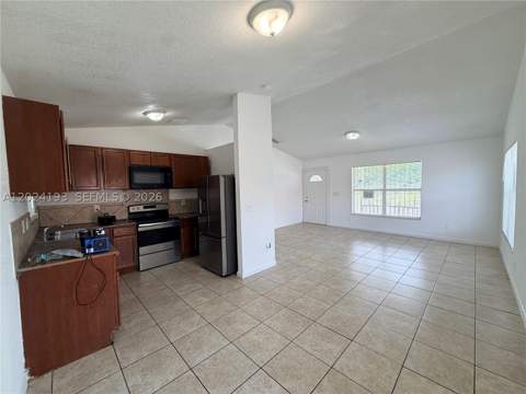 408 NW 12th St, Florida City FL - photo 9 of 20