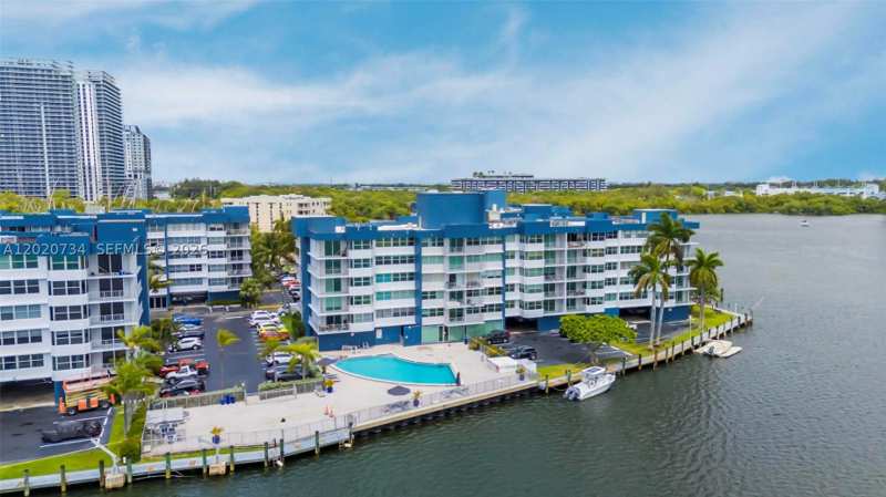 1 bedroom Condominium at 16558 NE 26th Ave 3H, Reef East Condo, North Miami Beach — photo 1
