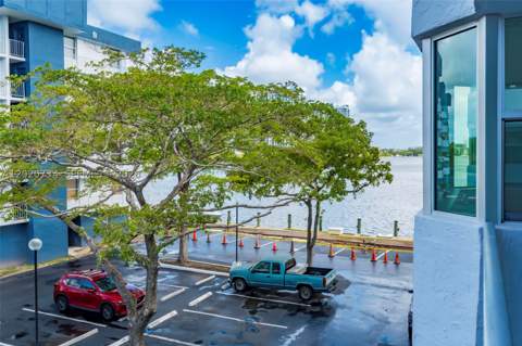 16558 NE 26th Ave 3H, North Miami Beach FL - photo 24 of 54