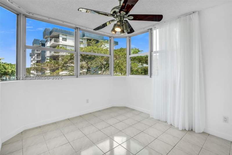 1 bedroom Condominium at 16558 NE 26th Ave 3H, Reef East Condo, North Miami Beach — photo 3