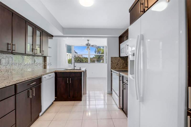 1 bedroom Condominium at 16558 NE 26th Ave 3H, Reef East Condo, North Miami Beach — photo 5