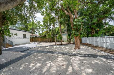264 Navajo St, Miami Springs FL - photo 10 of 21