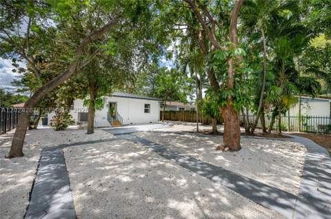 264 Navajo St, Miami Springs FL - photo 11 of 21