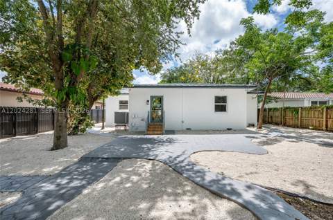 264 Navajo St, Miami Springs FL - photo 12 of 21