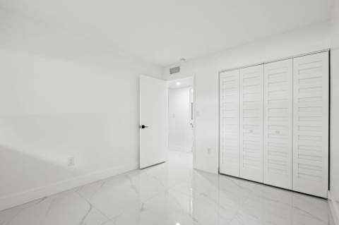 510 W Park Drive 104-3, Miami FL - photo 10 of 37