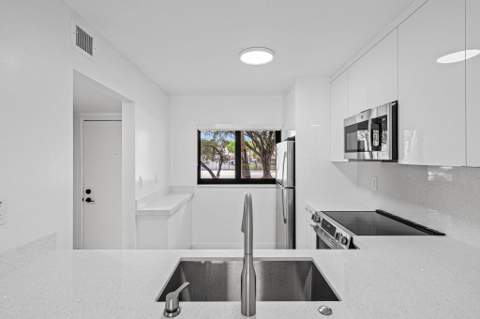 510 W Park Drive 104-3, Miami FL - photo 19 of 37