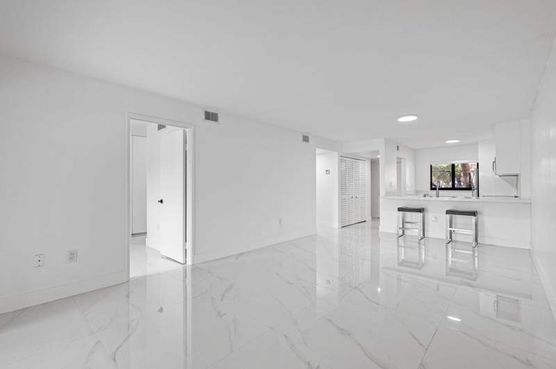 2 bedroom Condominium at 510 W Park Drive 104-3, West Lake Village II Condo, Miami — photo 4