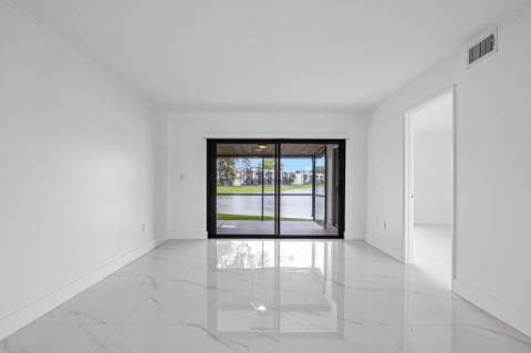 510 W Park Drive 104-3, Miami FL - photo 8 of 37