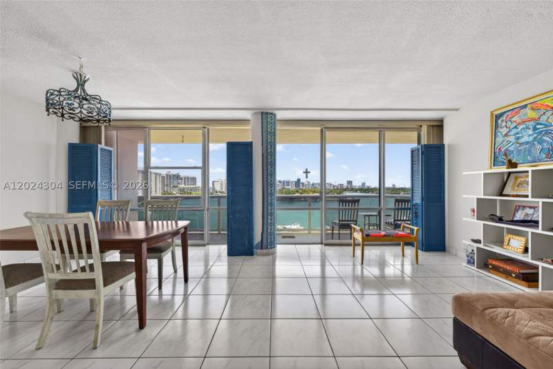 1 bedroom Condominium at 900 Bay Dr 606, King Cole Condo, Miami Beach — photo 3