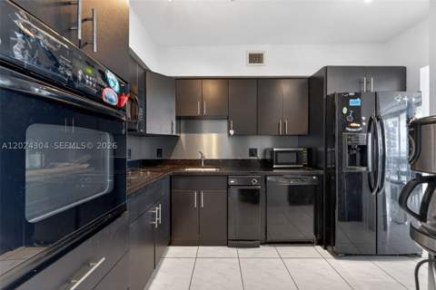 900 Bay Dr 606, Miami Beach FL - photo 7 of 23