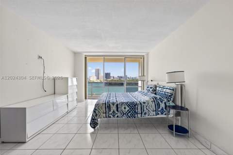 900 Bay Dr 606, Miami Beach FL - photo 9 of 23