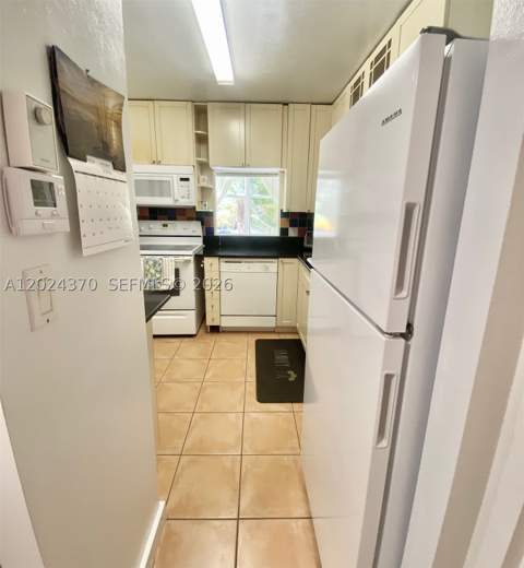 210 172nd St 226, Sunny Isles Beach FL - photo 10 of 44