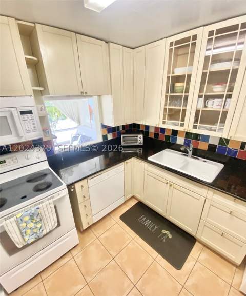 210 172nd St 226, Sunny Isles Beach FL - photo 12 of 44