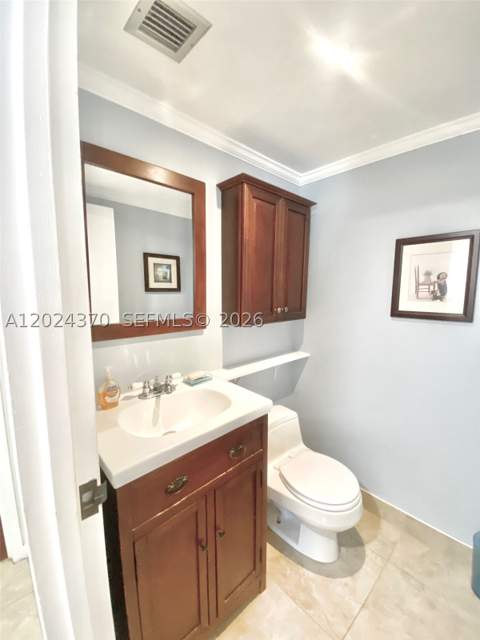 210 172nd St 226, Sunny Isles Beach FL - photo 9 of 44