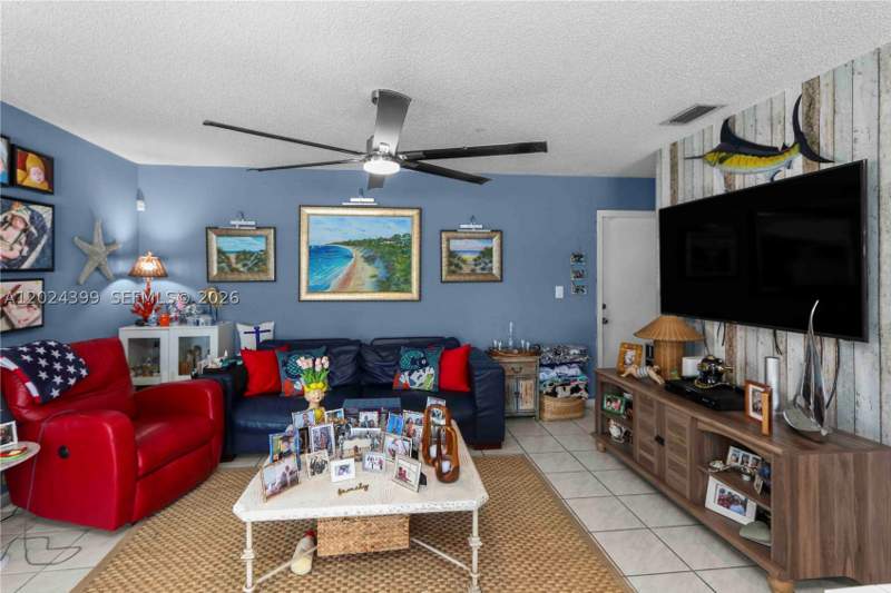 3 bedroom SingleFamilyResidence at 14454 SW 138th Ct, Weitzer Country Homes, Miami — photo 4