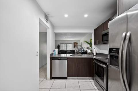 20805 NE 8th Court 101-21, Miami FL - photo 10 of 19