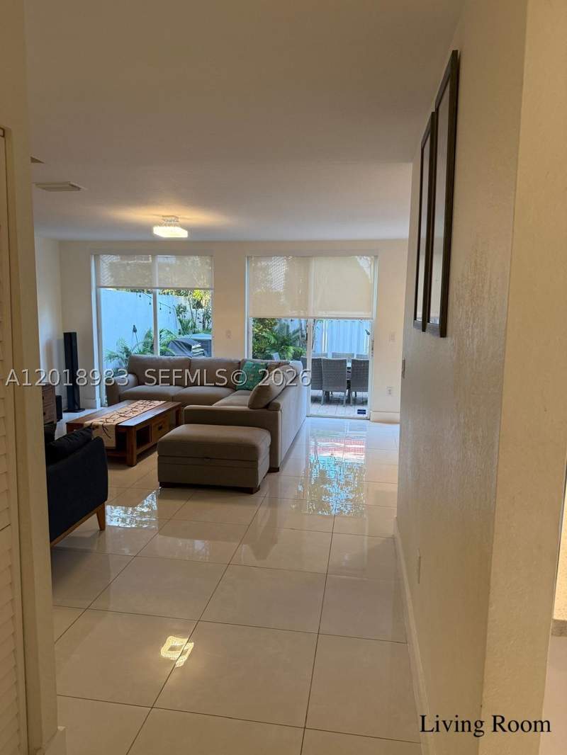 3 bedroom Townhouse at 10973 NW 62nd Ter, Doral Isles Antigua, Doral — photo 3