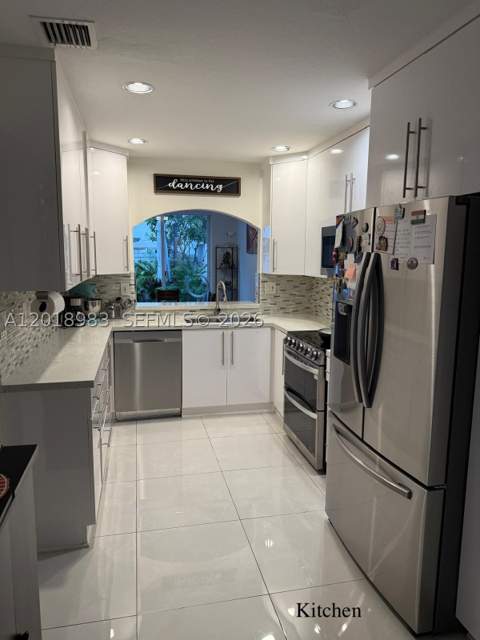 10973 NW 62nd Ter, Doral FL - photo 6 of 11