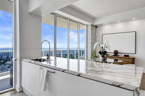 400 Alton Rd Ph11, Miami Beach FL - photo 6 of 52