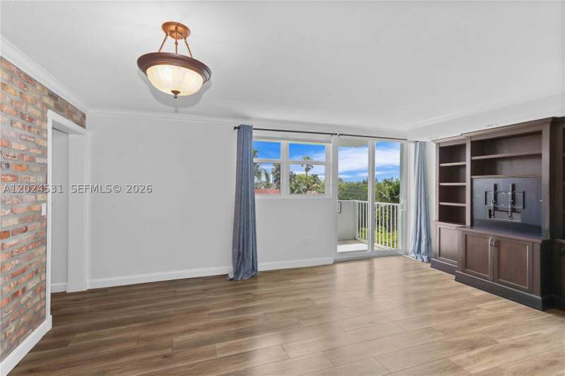 1 bedroom Condominium at 16518 NE 26th Ave 405, Eastern Parkview Condo, North Miami Beach — photo 2