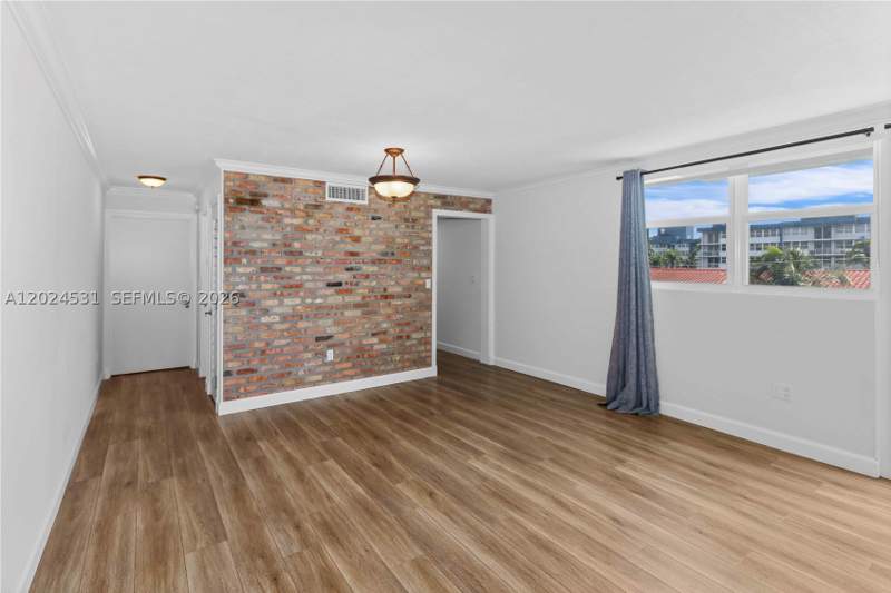 1 bedroom Condominium at 16518 NE 26th Ave 405, Eastern Parkview Condo, North Miami Beach — photo 3